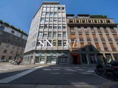 Attività/Licenza (con o senza mura) in Commerciale