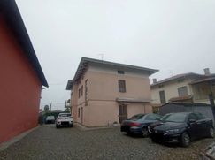 Casa Bi/Trifamiliare in Residenziale
