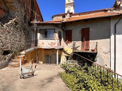 Casa Bi/Trifamiliare in Residenziale
