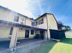 Casa Bi/Trifamiliare in Residenziale