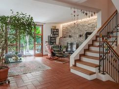 Casa Bi/Trifamiliare in Residenziale