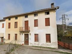 Casa Bi/Trifamiliare in Residenziale