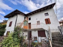 Casa Bi/Trifamiliare in Residenziale