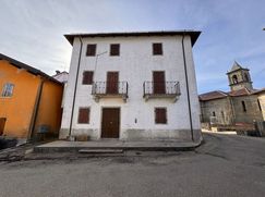 Casa Bi/Trifamiliare in Residenziale