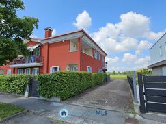 Casa Bi/Trifamiliare in Residenziale