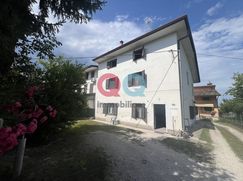 Casa Bi/Trifamiliare in Residenziale