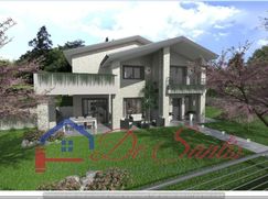 Casa Bi/Trifamiliare in Residenziale