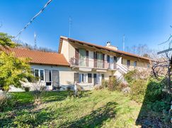 Casa Bi/Trifamiliare in Residenziale