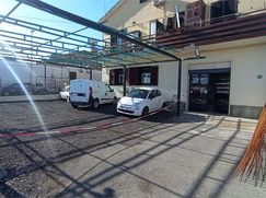 Negozio/Locale commerciale in Commerciale