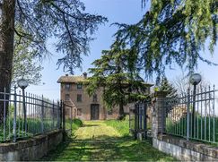 Casa Bi/Trifamiliare in Residenziale