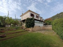 Casa Bi/Trifamiliare in Residenziale
