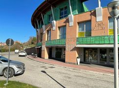 Negozio/Locale commerciale in Commerciale