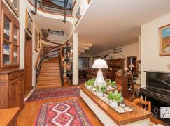 Casa Bi/Trifamiliare in Residenziale