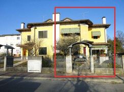 Casa Bi/Trifamiliare in Residenziale