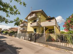 Casa Bi/Trifamiliare in Residenziale