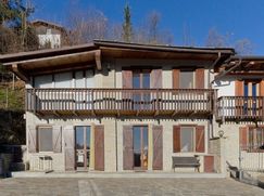 Casa Bi/Trifamiliare in Residenziale