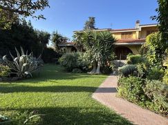 Casa Bi/Trifamiliare in Residenziale