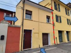 Casa Bi/Trifamiliare in Residenziale