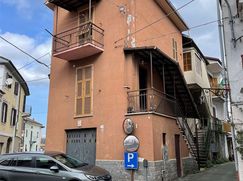 Casa Bi/Trifamiliare in Residenziale