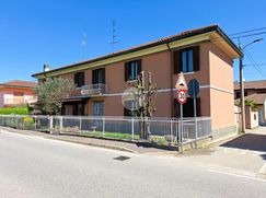 Casa Bi/Trifamiliare in Residenziale