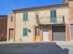 Casa Bi/Trifamiliare in Residenziale