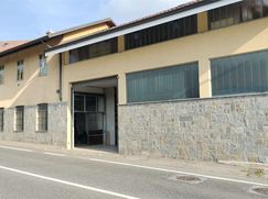 Negozio/Locale commerciale in Commerciale