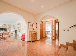 Casa Bi/Trifamiliare in Residenziale