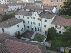 Edificio in Residenziale