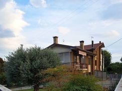 Casa Bi/Trifamiliare in Residenziale