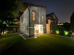 Casa Bi/Trifamiliare in Residenziale