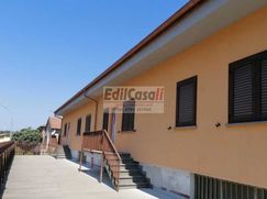 Casa Bi/Trifamiliare in Residenziale