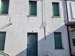 Casa Bi/Trifamiliare in Residenziale