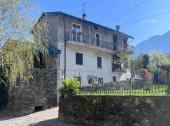 Casa Bi/Trifamiliare in Residenziale