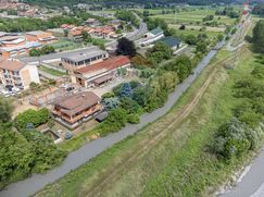 Casa Bi/Trifamiliare in Residenziale