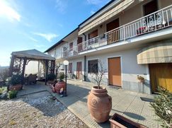 Casa Bi/Trifamiliare in Residenziale