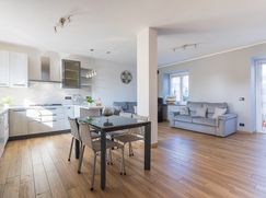 Casa Bi/Trifamiliare in Residenziale