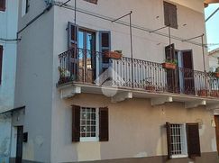 Casa Bi/Trifamiliare in Residenziale