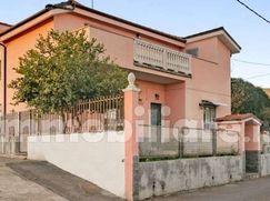 Casa Bi/Trifamiliare in Residenziale