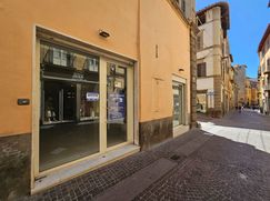 Negozio/Locale commerciale in Commerciale