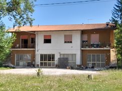 Casa Bi/Trifamiliare in Residenziale