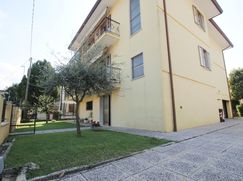 Casa Bi/Trifamiliare in Residenziale