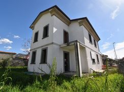 Casa Bi/Trifamiliare in Residenziale