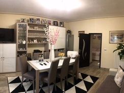 Casa Bi/Trifamiliare in Residenziale