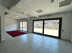Negozio/Locale commerciale in Commerciale