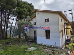 Casa Bi/Trifamiliare in Residenziale