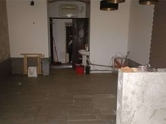 Negozio/Locale commerciale in Commerciale