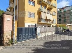 Negozio/Locale commerciale in Commerciale