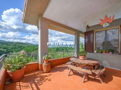 Casa Bi/Trifamiliare in Residenziale