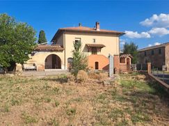 Casa Bi/Trifamiliare in Residenziale