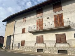Casa Bi/Trifamiliare in Residenziale